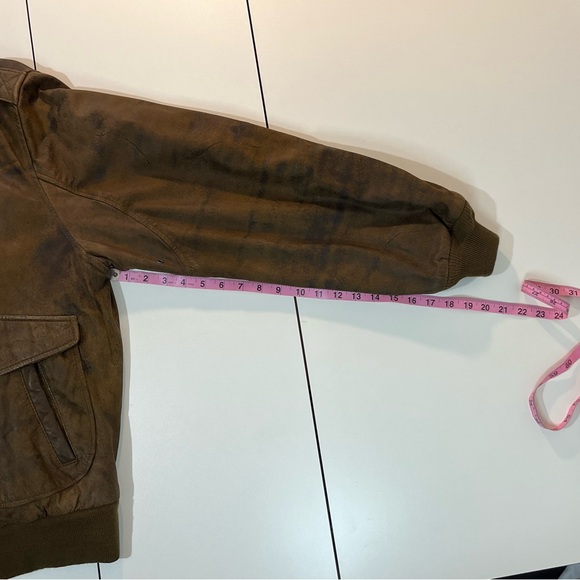 Vintage 1990’s Leather bomber jacket. Size: XL (46 Tall). Leather in great cond. - Picture 10 of 10